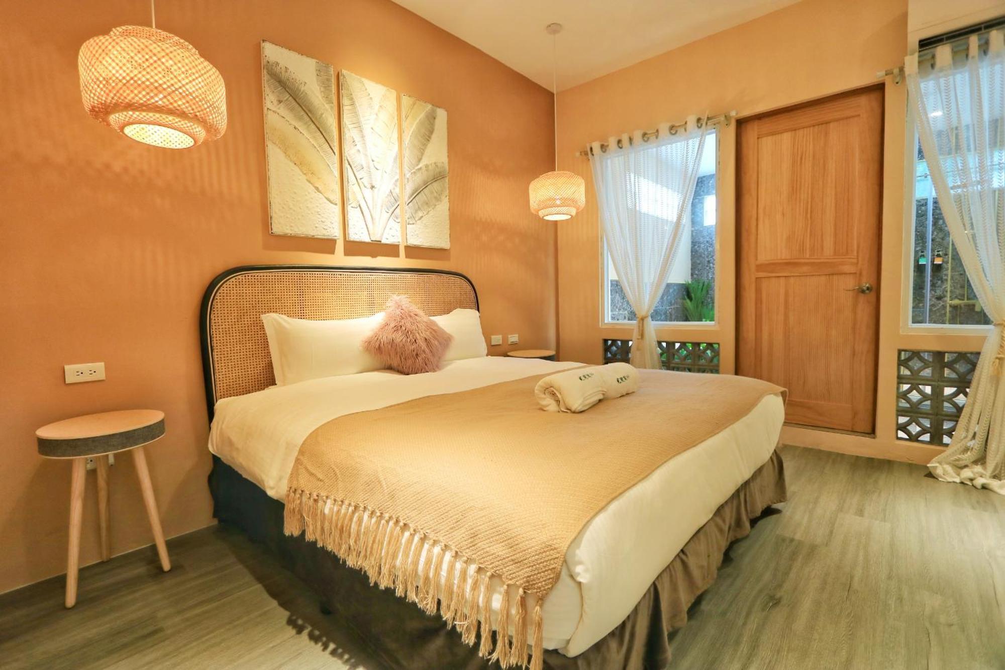 E-Ping Castle Hotel Nanwan Exterior photo